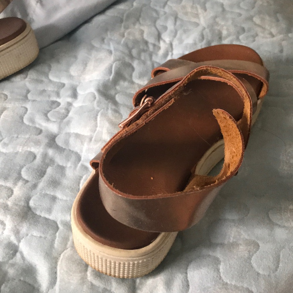 Sandals - Picture 3 of 4